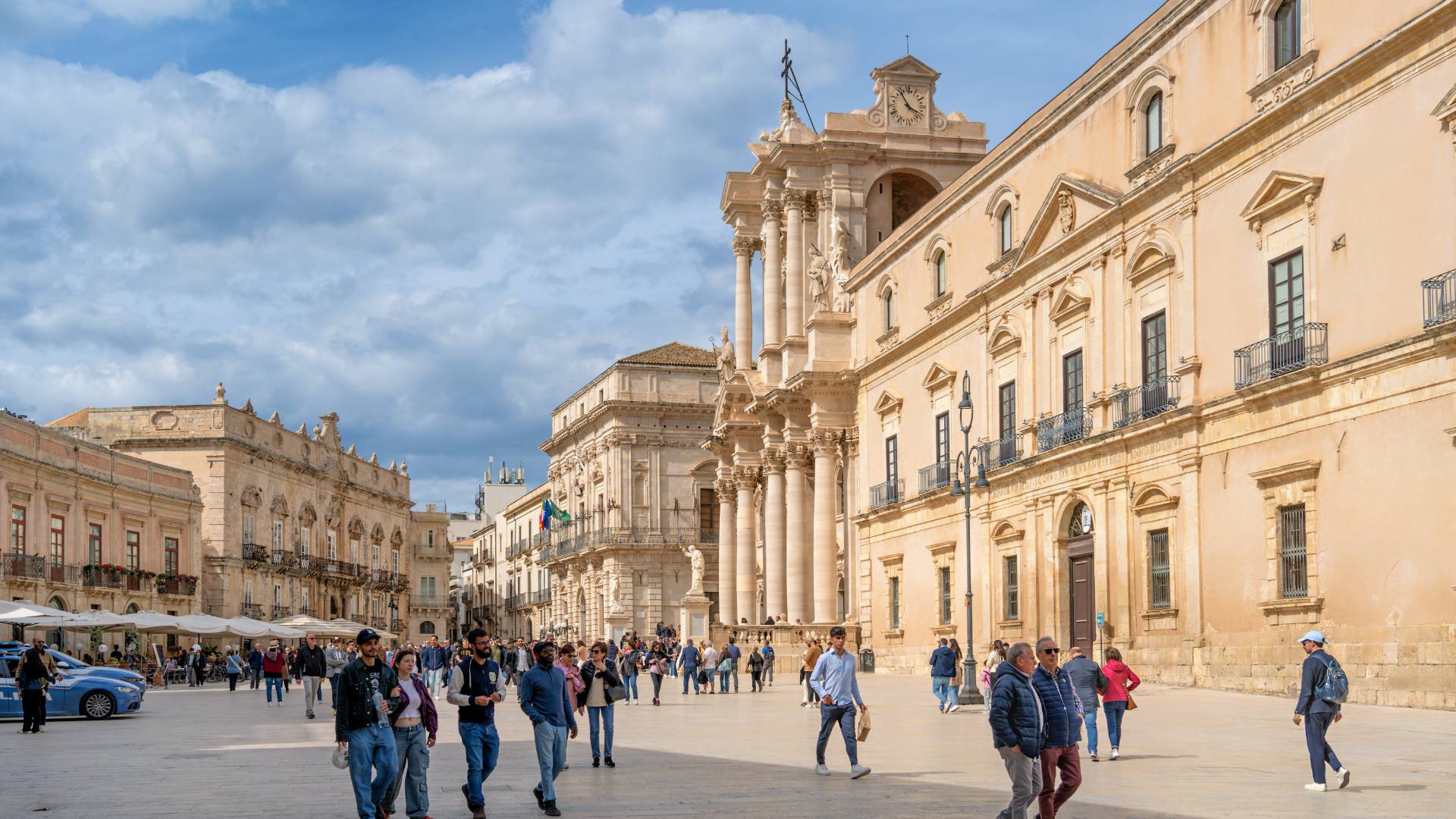 Piazza del Duomo mit Cattedrale metropolitana della Natività di Maria Santissima
